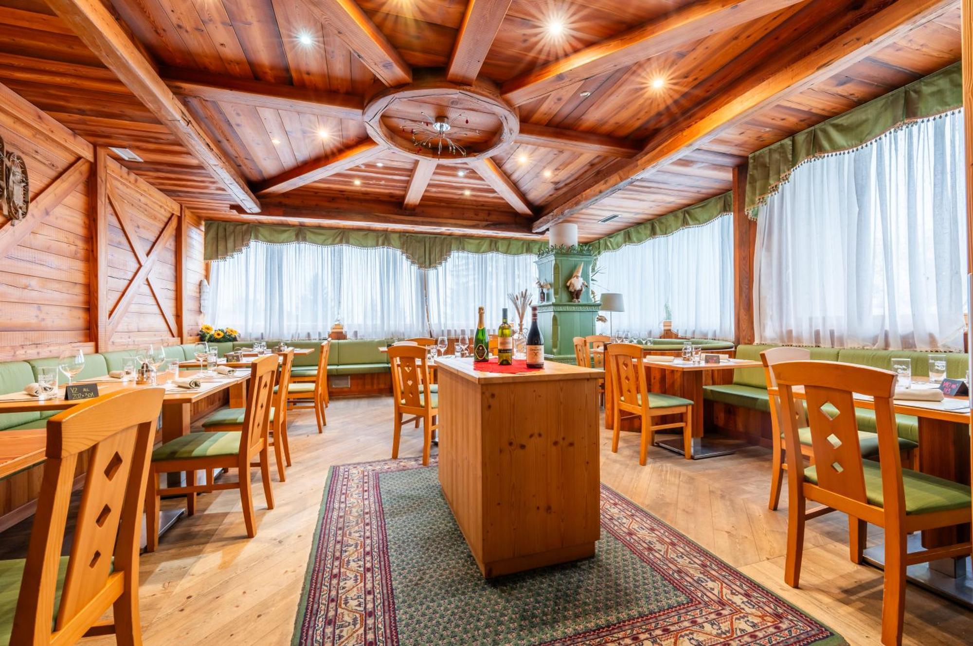 Alpine Mugon Hotel Vason Exterior photo